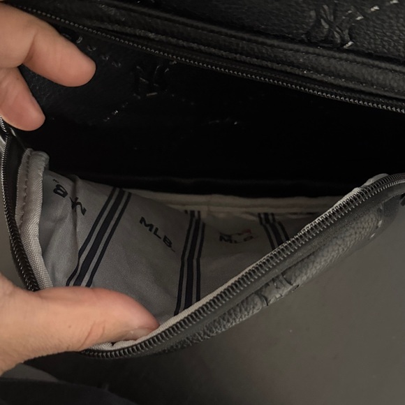 MLB New York Yankees Black Fashion Backpack - Picture 6 of 6